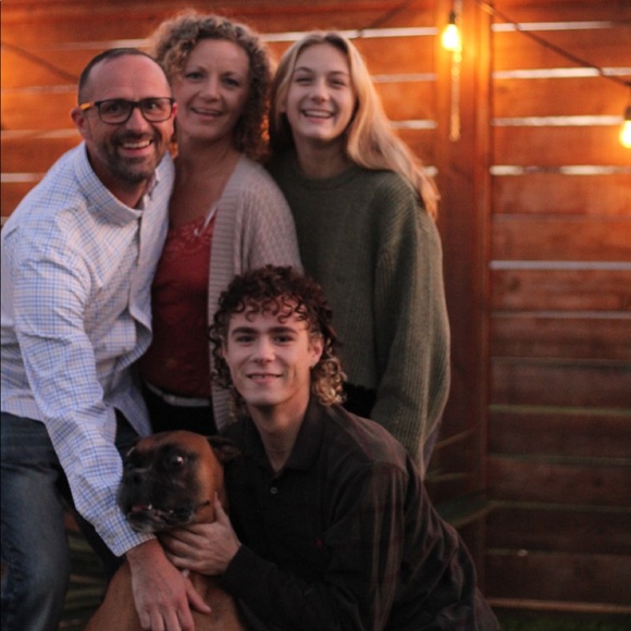 Meet your Posher, Lia - Picture 1 of 1